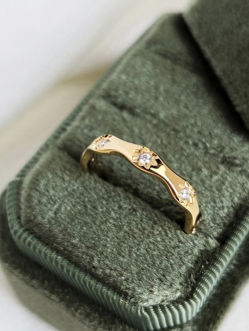 Gold Dainty Wavy Zircon Starburst Ring